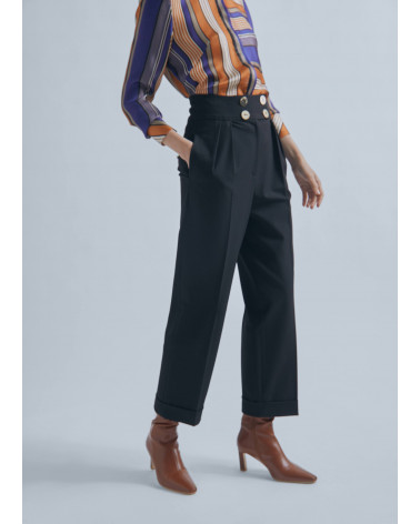 PANTALON DÉTAIL BOUTONS