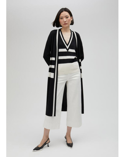 Cardigan long en maille bicolore.