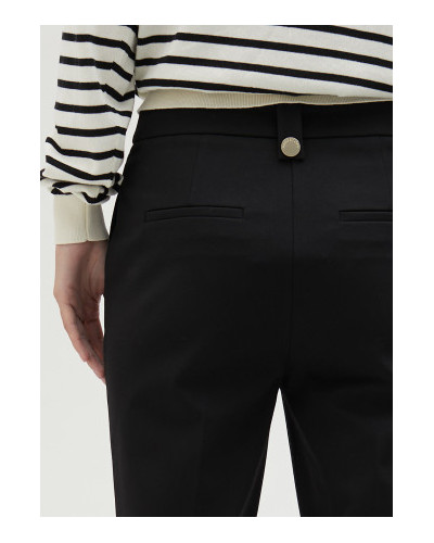 Pantalon slim noir évasé