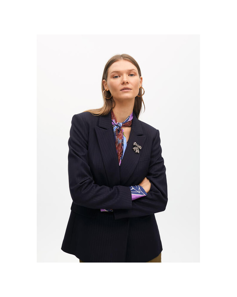 VESTE RAYÉE AVEC DÉTAIL BIJOU