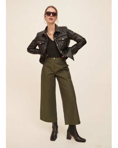 Veste courte matelassée et pois dorés